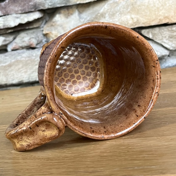 NEW Honeycomb Pottery Bee Mug Handcrafted Artisan Signed Honey Hand Built Art 5" - Picture 7 of 8